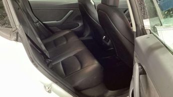 TESLA MODEL 3 Model 3 Standard Range + 4dr