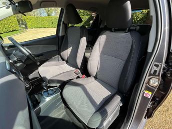 TOYOTA YARIS 1.5 Yaris Icon TSS Hybrid VVT-i CVT 5dr