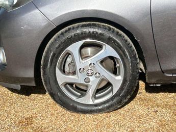 TOYOTA YARIS 1.5 Yaris Icon TSS Hybrid VVT-i CVT 5dr