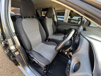 TOYOTA YARIS 1.5 Yaris Icon TSS Hybrid VVT-i CVT 5dr