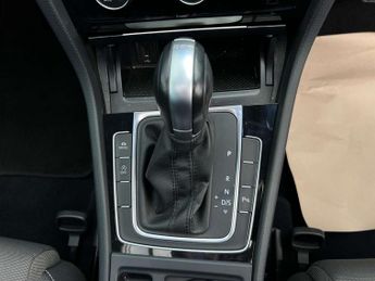 VOLKSWAGEN GOLF 2.0 Golf GT Edition TDI BlueMotion Technology Semi-Auto 5dr