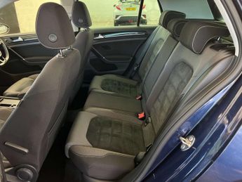 VOLKSWAGEN GOLF 2.0 Golf GT Edition TDI BlueMotion Technology Semi-Auto 5dr