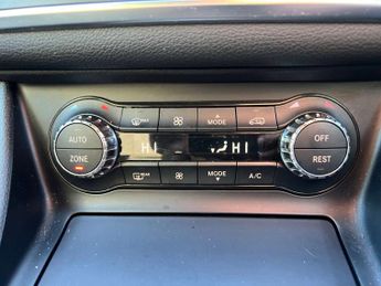 MERCEDES-BENZ GLA 2.0 GLA 250 4Matic AMG Line Automatic 4WD 5dr - NATIONAL DELIVER