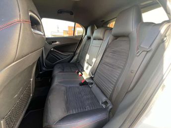 MERCEDES-BENZ GLA 2.0 GLA 250 4Matic AMG Line Automatic 4WD 5dr - NATIONAL DELIVER