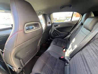 MERCEDES-BENZ GLA 2.0 GLA 250 4Matic AMG Line Automatic 4WD 5dr - NATIONAL DELIVER