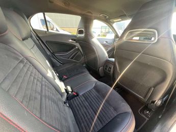 MERCEDES-BENZ GLA 2.0 GLA 250 4Matic AMG Line Automatic 4WD 5dr - NATIONAL DELIVER