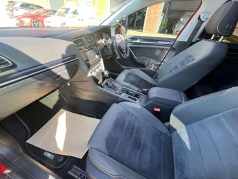 VOLKSWAGEN GOLF 1.6 Golf GT Edition TDI BlueMotion Technology Semi-Automatic 5dr