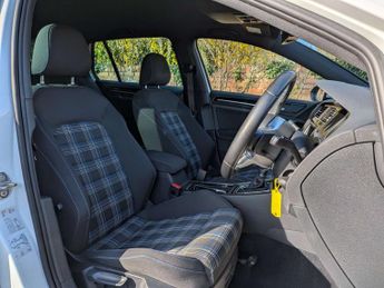 Volkswagen Golf 1.4 Golf GTE Semi-Auto 5dr