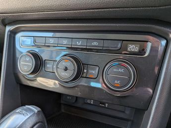 Volkswagen Tiguan 2.0 Tiguan SE Nav TDI BlueMotion Technology 4Motion Semi-Auto 4W