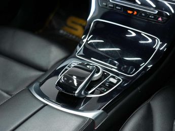 Mercedes-Benz C-CLASS 2.1 C220 AMG Line Premium+ Bluetec Auto 4dr