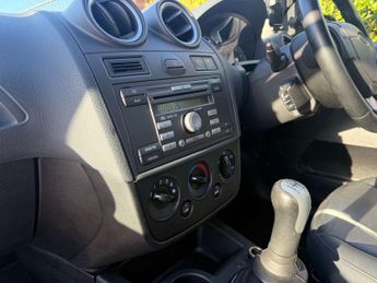 Ford Fiesta 1.4 Fiesta Ghia 5dr