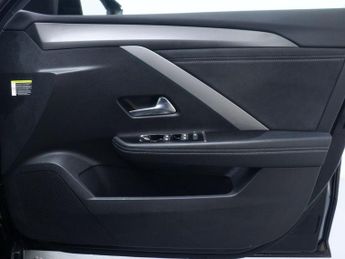 VAUXHALL ASTRA 1.2 Turbo Ultimate Hatchback 5dr Petrol Auto Euro 6 (s/s) (130 p