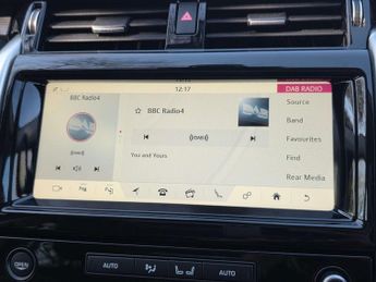 LAND ROVER DISCOVERY 3.0 Discovery Luxury HSE SD6 Auto 4WD 5dr