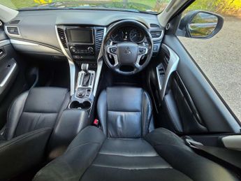 MITSUBISHI SHOGUN SPORT 2.4 Shogun Sport DI-D 4 Auto 4WD 5dr