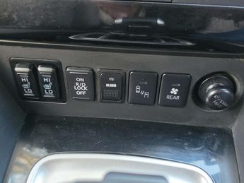 MITSUBISHI SHOGUN SPORT 2.4 Shogun Sport DI-D 4 Auto 4WD 5dr