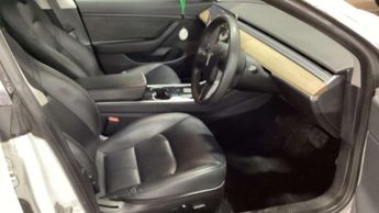 TESLA MODEL 3 Model 3 Standard Range + 4dr