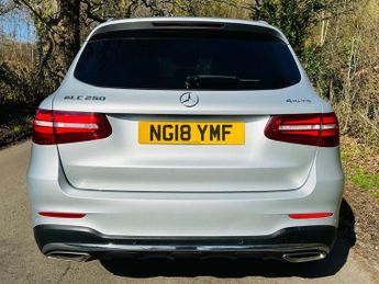 MERCEDES-BENZ GLC 2.0 GLC 250 AMG Line 4Matic Auto 4WD 5dr