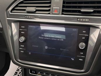 Volkswagen TIGUAN 2.0 Tiguan R-Line TDI BlueMotion Technology 4Motion Semi-Auto 4W