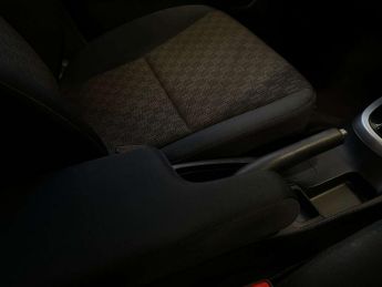 HONDA JAZZ 1.3 Jazz SE i-VTec CVT 5dr