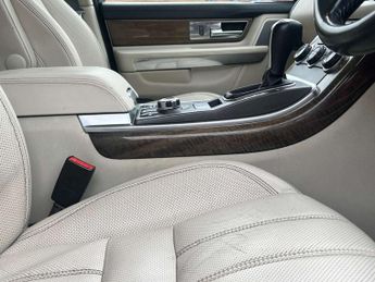 Land Rover RANGE ROVER SPORT 3.0 Range Rover Sport HSE TDV6 Auto 4WD 5dr