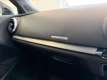 AUDI A3 1.5 A3 Sportback Black Edition TFSI Semi-Auto 5dr