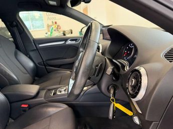 AUDI A3 1.5 A3 Sportback Black Edition TFSI Semi-Auto 5dr