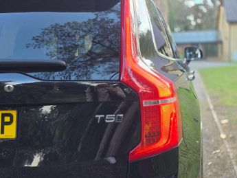 VOLVO XC90 2.0 XC90 Momentum Pro T5 AWD Auto 4WD 5dr