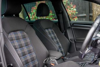 VOLKSWAGEN GOLF 1.4 Golf GTE Semi-Auto 5dr