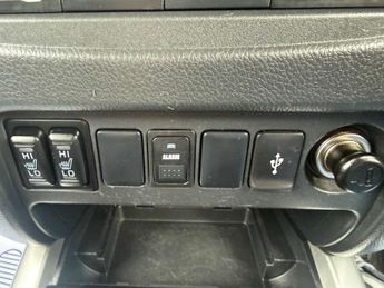 MITSUBISHI L200 2.4 L200 Barbarian DI-D 4WD