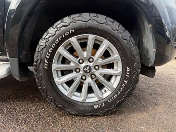 MITSUBISHI L200 2.4 L200 Barbarian DI-D 4WD