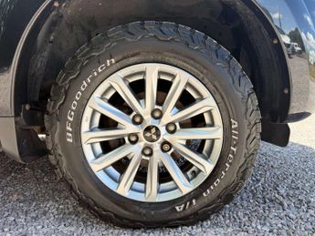 MITSUBISHI L200 2.4 L200 Barbarian DI-D 4WD