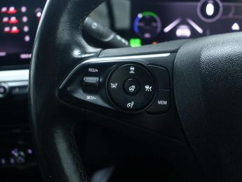 VAUXHALL Mokka Electric 50kWh Elite Nav Premium SUV 5dr Electric Auto (136 ps)