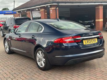 JAGUAR XF 2.2 XF Luxury D Auto 4dr