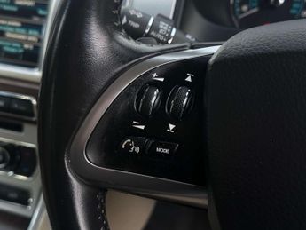 JAGUAR XF 2.2 XF Luxury D Auto 4dr