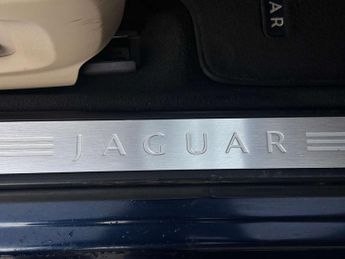 JAGUAR XF 2.2 XF Luxury D Auto 4dr