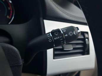 JAGUAR XF 2.2 XF Luxury D Auto 4dr