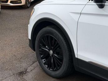 Volkswagen TIGUAN 2.0 Tiguan SE Nav TDI BlueMotion Technology 4Motion Semi-Auto 4W