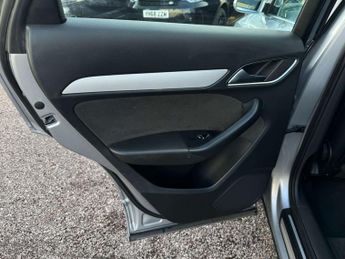 AUDI Q3 2.0 Q3 SE TDI Quattro Semi-Auto 4WD 5dr