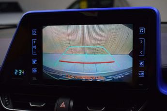 Toyota C-HR 1.8 C-HR-Dynamic HEV CVT 5dr