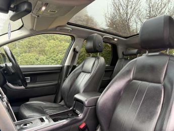 LAND ROVER DISCOVERY SPORT 2.0 Discovery Sport Black HSE TD4 Auto 4WD 5dr