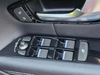 LAND ROVER RANGE ROVER EVOQUE 2.0 Range Rover Evoque SE Tech TD4 Auto 4WD 5dr