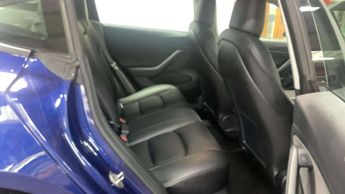 TESLA MODEL 3 Model 3 Standard Range + 4dr