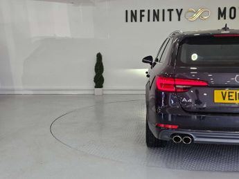 AUDI A4 Avant 2.0 TDI S line Estate 5dr Diesel S Tronic quattro Euro 6 (s/s) (