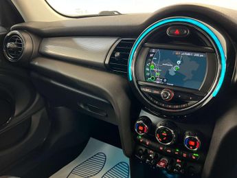 MINI HATCH 1.5 Cooper Classic Auto 5dr 2 KEYS + S/HISTORY + NEW MOT + AA AP