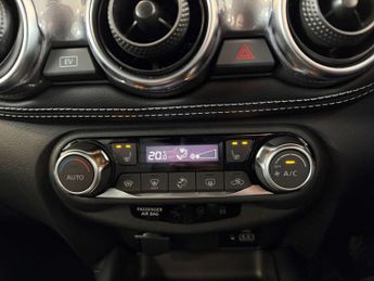 NISSAN JUKE 1.6 Juke Tekna HEV CVT 5dr