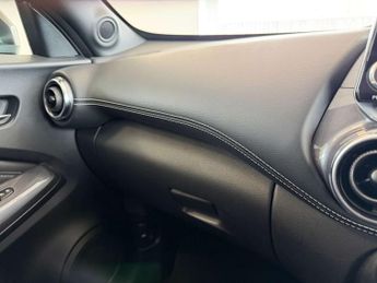 NISSAN JUKE 1.6 Juke Tekna HEV CVT 5dr