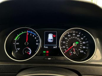 VOLKSWAGEN GOLF e-Golf 5dr
