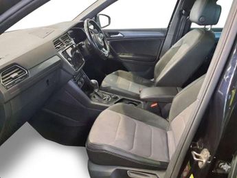 VOLKSWAGEN TIGUAN 2.0 Tiguan R-Line TDI 4Motion Semi-Auto 4WD 5dr