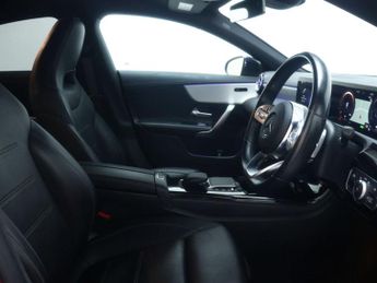 MERCEDES-BENZ CLA 1.3 CLA250e 15.6kWh AMG Line (Premium) Coupe 4dr Petrol Plug-in 