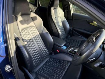 Audi RS 4 2.9 RS 4 Carbon Black TFSI Quattro Auto 4WD 5dr